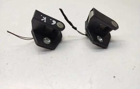 BMW 5 E39 Rear door lock loop/hook striker 8176350