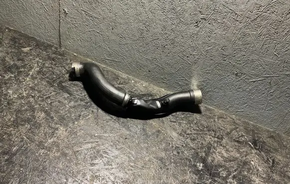 BMW 5 GT F07 Intercooler hose/pipe 473527001 4735270