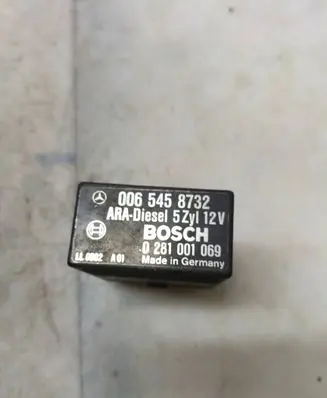 Mercedes-Benz E W124 Other relay 0065458732 0281001069