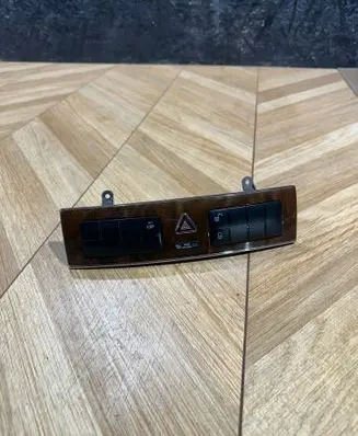 Mercedes-Benz C W203 Hazard light switch 2038707110 33634903 30060710103291