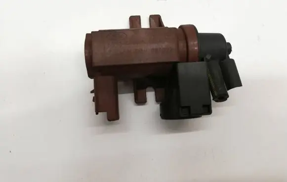 Volvo V50 Turbo solenoid valve 6g9q9e882ca