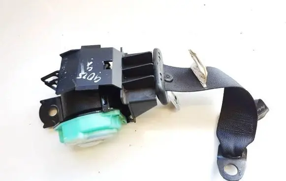 Toyota Avensis T250 Middle seatbelt (rear) 7335005040 73350-05040