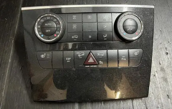 Mercedes-Benz R W251 Climate control unit A2518206489 5HB96491440 A2518702290