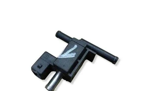 Renault Captur Turbo solenoid valve 8200603558