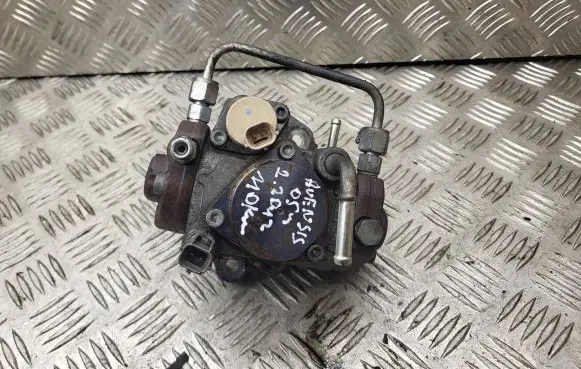 Toyota Avensis T250 Fuel injection high pressure pump 221000R010
