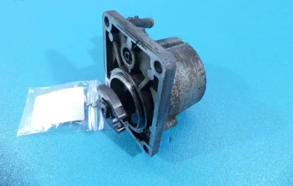 Vacuum pump