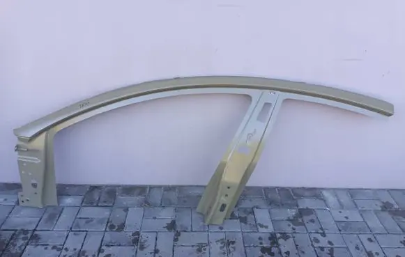Tesla Model 3 Pillar (middle)