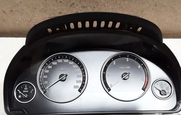 BMW 5 F10 F11 Speedometer (instrument cluster) 9255589 9539246