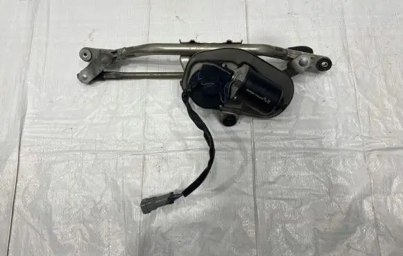 Maserati GranTurismo Front wiper linkage and motor