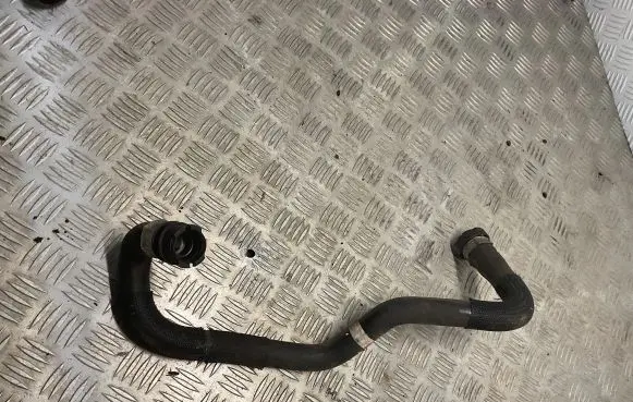 Coolant pipe/hose