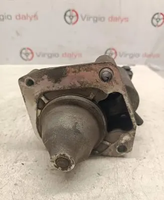 Peugeot 208 Starter motor 4280008331 9671530880