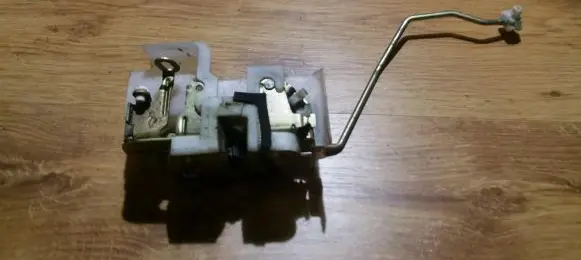 Mazda 323 Front door lock