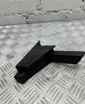 Audi A3 S3 8V Parcel shelf load cover mount bracket 8V0863424A