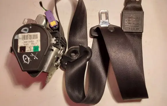 Audi Q7 4L Front seatbelt