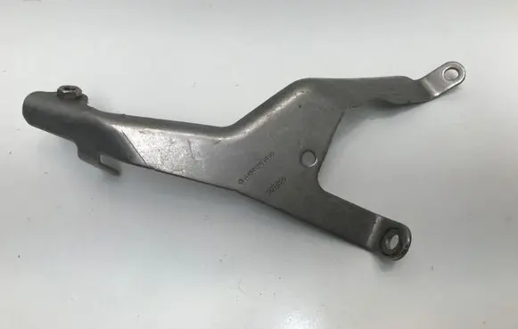 Mercedes-Benz B W247 Engine mount bracket A6540960445 20T025
