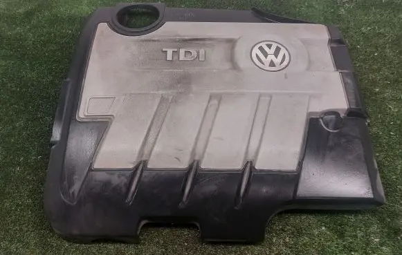 Volkswagen PASSAT B6 Engine cover (trim) 03L103925 03L103925D