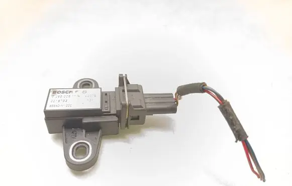 KIA Sorento Airbag deployment crash/impact sensor 95640M1200 0265005142