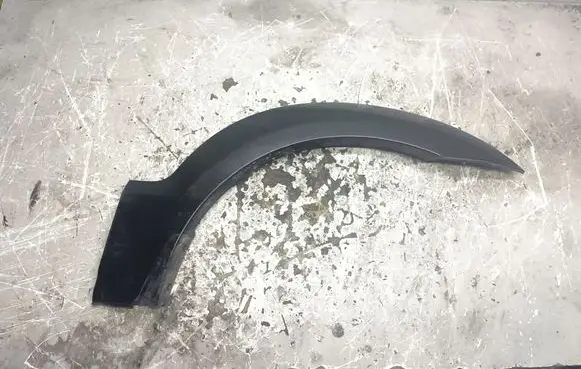 KIA Sorento Front arch trim 877213E500