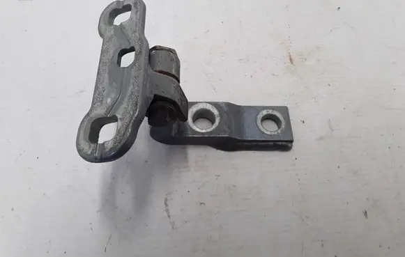 Volvo S90, V90 Front door lower hinge 31371554