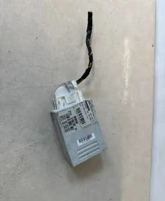 BMW X5 F15 Air suspension control unit module (rear) 6860387