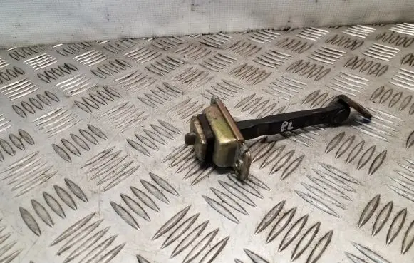 Hyundai Terracan Front door check strap stopper
