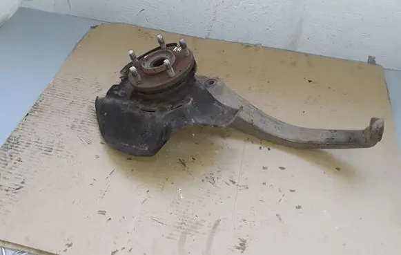Hyundai Sonata Front wheel hub 84P2