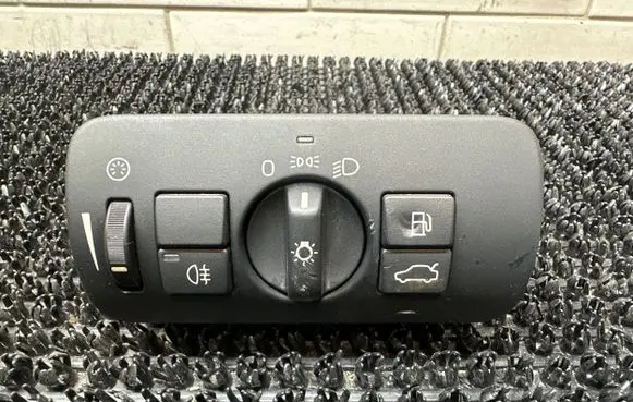 Volvo V60 Light switch 30739412