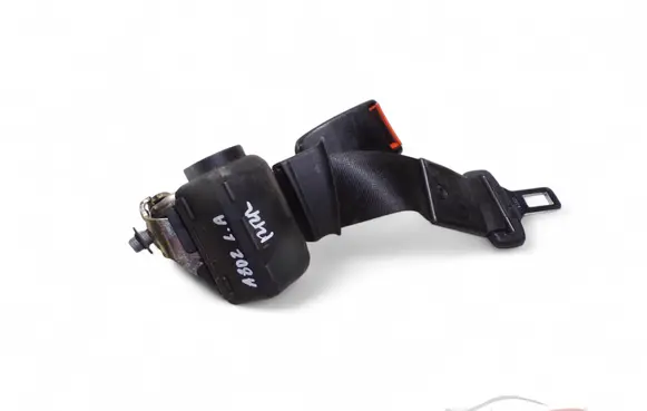 Middle seatbelt (rear)