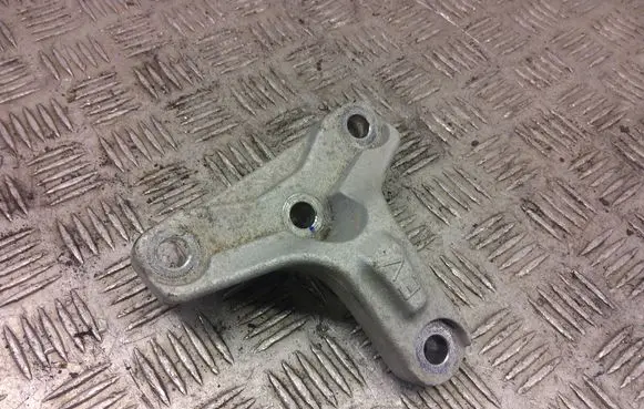 KIA Niro Engine mounting bracket