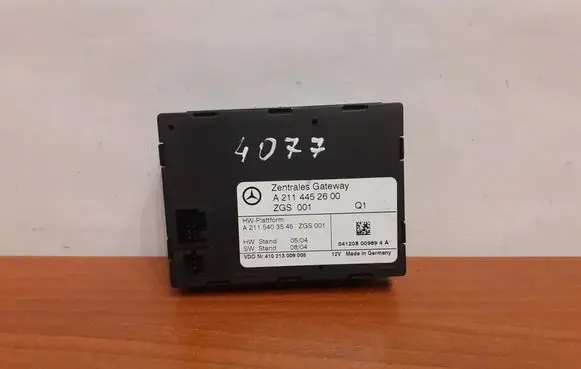 Mercedes-Benz E W211 Gateway control module A2114452600 A2115403545