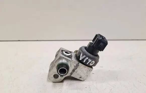 Mercedes-Benz Vito Viano W638 Air conditioning (A/C) pressure sensor 4990007040 1408300072