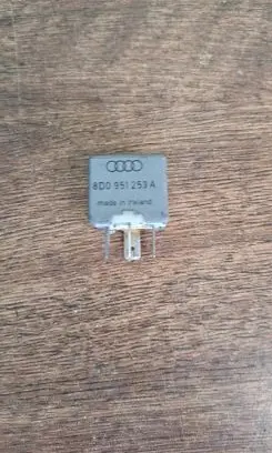 Audi A6 S6 C4 4A Other relay 8D0951253A