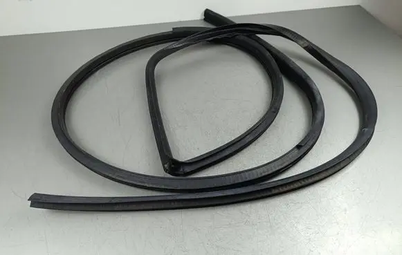 Toyota GT 86 Front door rubber seal 