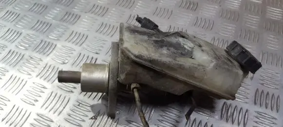 Ford Focus Master brake cylinder