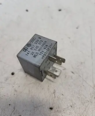 Audi A4 S4 B6 8E 8H Other relay 141951253