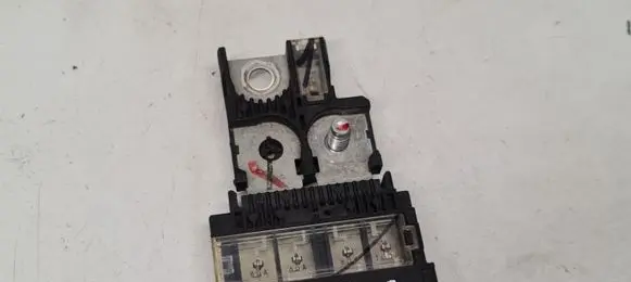 Nissan Micra Fuse module F821
