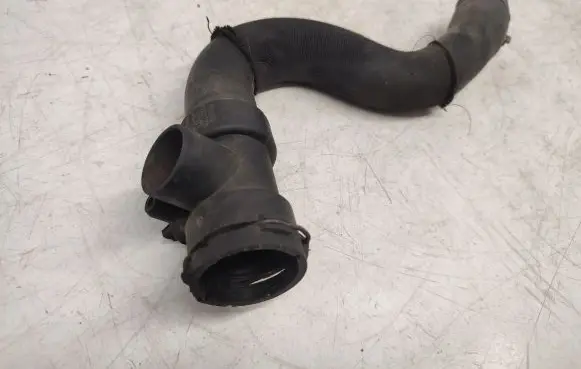Audi A4 S4 B6 8E 8H Engine coolant pipe/hose 8E0121049
