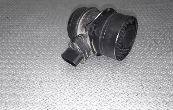 Volkswagen Touareg I Mass air flow meter 0281002461 074906461B