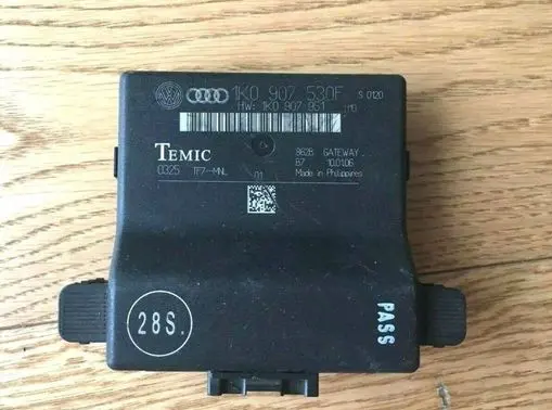 Volkswagen PASSAT B7 Gateway control module 1K0907530F 1K0907951