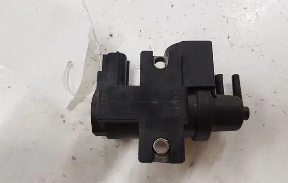 Toyota RAV 4 (XA30) Vacuum valve 258190R011