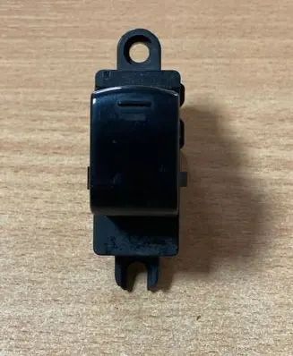 Nissan Note (E11) Electric window control switch 25411EA003 1646