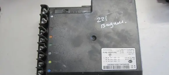 Mercedes-Benz S W221 Battery control module A2215400401
