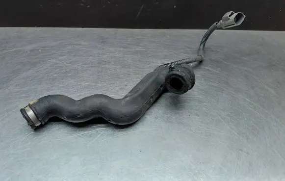 Volvo V70 Breather/breather pipe/hose 30788009