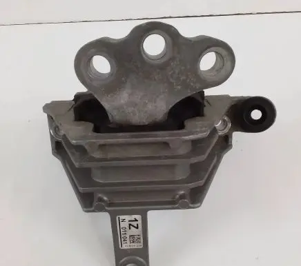 Opel Insignia A Engine mount bracket N011041