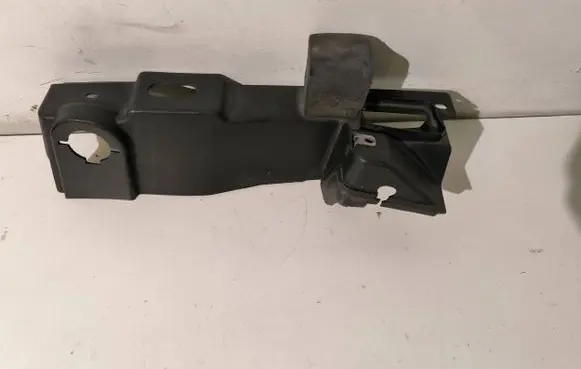 Ford Kuga I Other engine bay part 8v41s02476ae