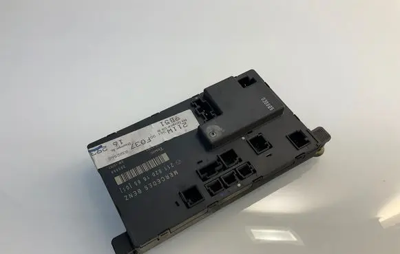 Mercedes-Benz E W211 Door control unit/module 2118201685 355556 A2118201685