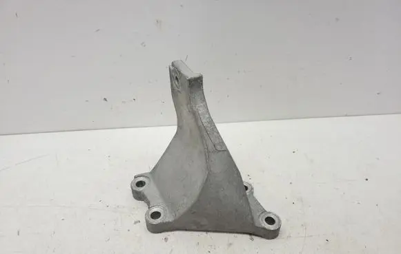 Nissan Leaf I (ZE0) Engine mounting bracket