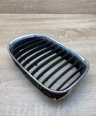 BMW 5 E39 Bonnet/hood grill 8159315 8159311