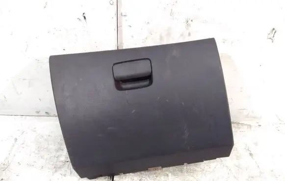 Mercedes-Benz CLA C117 X117 W117 Glove box