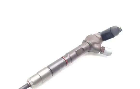 Audi A5 8T 8F Fuel injector 03L130277Q 0445110647